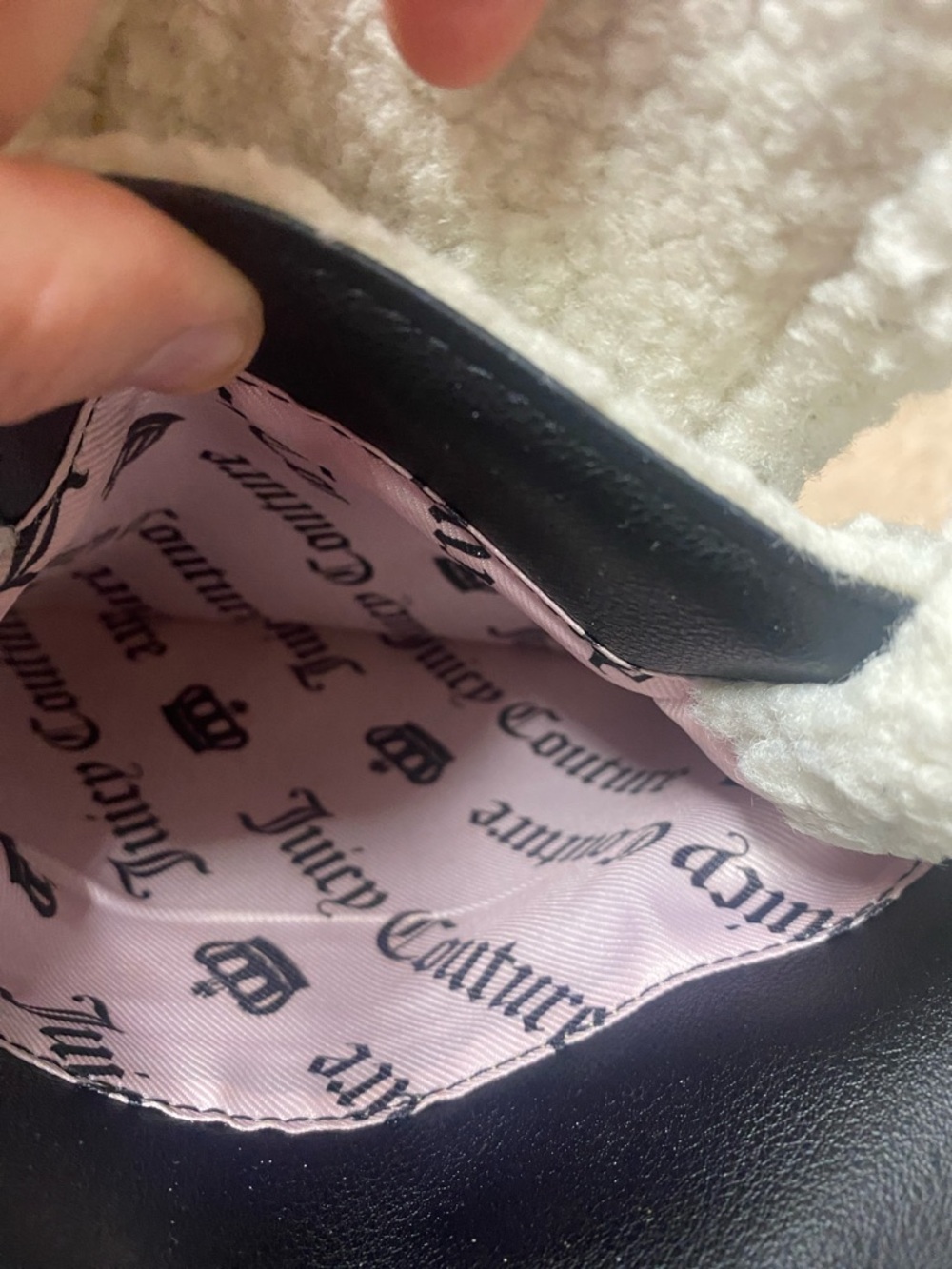 Black and white furry Juicy Couture cross body bag! - Picture 5 of 5